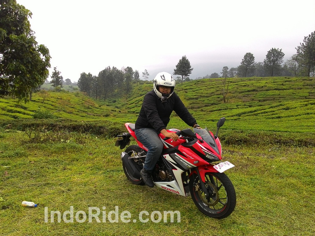 Gaya banget dah motovlog motovlog segala... 