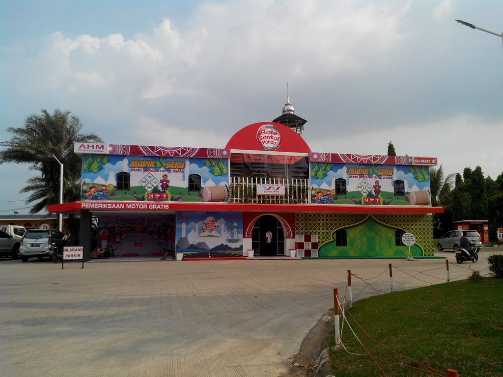 Bale Santai Honda Yang didirkan Wahana Honda di SPBU Jayanti (2)