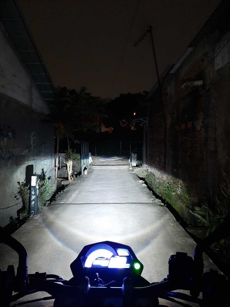 Pasang Lampu LED Projector RTD M01B di 